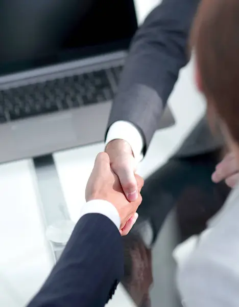 Närbild Handslag Affärspartners Efter Undertecknandet Kontraktet — Stockfoto