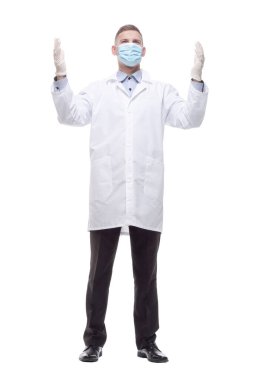 Tam gelişim. Koruyucu maskeli ve eldivenli doktor. beyaz arkaplanda izole edilmiş.