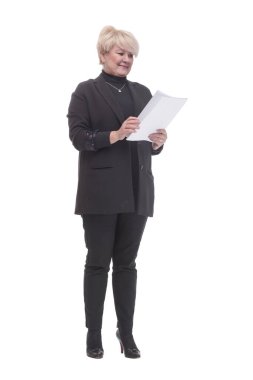 Tam gelişim. Bir yığın iş belgesi olan bir iş kadını. beyaz arkaplanda izole edilmiş.