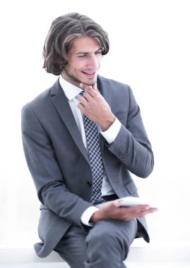 portre .businessman ile dijital tablet de kopya alanı arıyor. Beyaz .photo kopya alanı ile izole