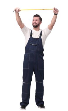 Tam gelişim. Gülümseyen adam inşaat yapıyor, rulet oynuyor. beyaz arkaplanda izole