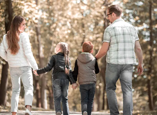 Children Parents Walk Park Concept Family Entertainment — Stock Photo, Image