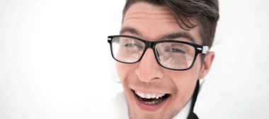 kendine güvenen işadamı aracılığıyla bir beyaz kağıt wall.photo kopya alanı ile kırma