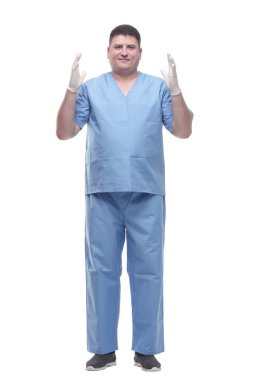 Koruyucu eldivenli erkek doktor. beyaz arkaplanda izole edilmiş.