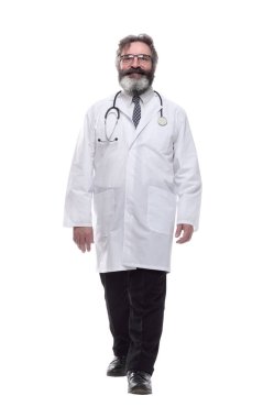 Tam gelişim. Kendine güvenen bir erkek doktor öne çıkıyor. bir beyaz üzerinde izole