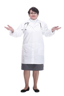 Tam gelişim. Steteskoplu yaşlı bir kadın doktor. beyaz arkaplanda izole edilmiş.