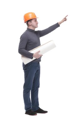 Tam gelişim. Çizimleri olan kendine güvenen bir erkek mimar. beyaz arkaplanda izole edilmiş.