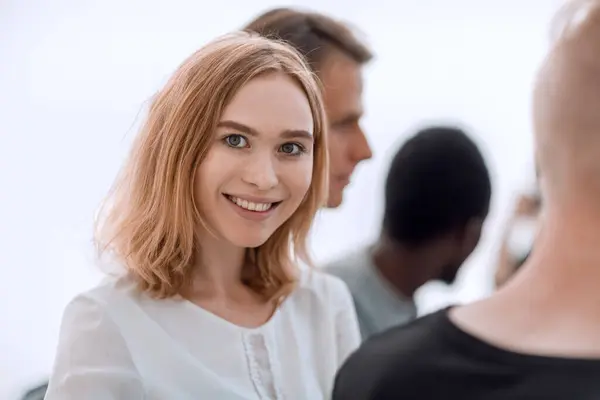 Doe Dicht Portret Van Een Mooie Jonge Vrouw Achtergrond Van — Stockfoto