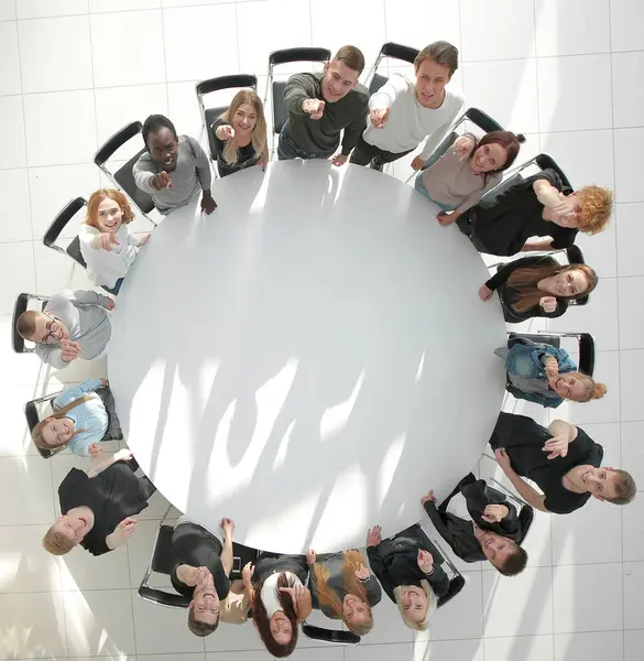 Вид Зверху Група Молодих Людей Аплодує Груповому Засіданні Фотографія Копіювальним — стокове фото