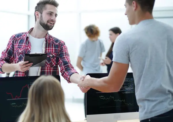 Close Business Colleagues Shaking Hands Each Other Workplace — Stock Photo, Image