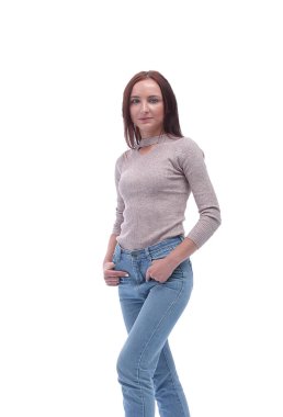 Yan görünüş. Çekici genç bir kadın kameraya bakıyor. beyaz üzerine izole