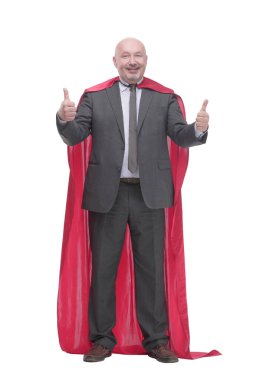 Tam gelişim. Süper kahraman pelerinli kendine güvenen bir iş adamı. beyaz arkaplanda izole edilmiş.