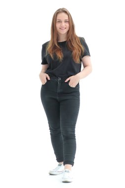 Tam gelişim. Siyah kıyafetli sıradan bir genç kadın. beyaz üzerine izole