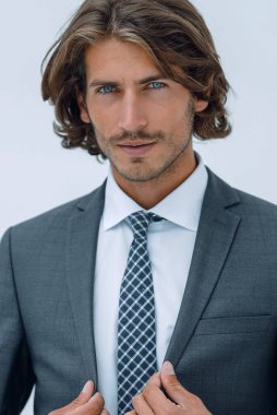 Mutlu başarılı emin kurumsal yönetim iş adamı portresi gülümseyen