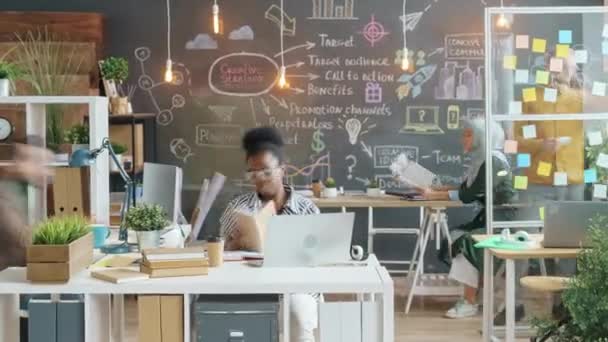 Zoom Time Lapse Office Workers Busy Creative Workplace Chalkboard Wall — Vídeo de Stock