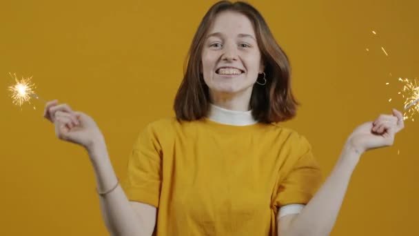 노란빛을 즐거운 밀레니엄 움직임 긍정적 감정의 — 비디오