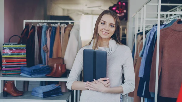 Portrait Young Businesswoman Standing Her Clothing Boutique Holding Tablet Smiling — Stock Photo, Image