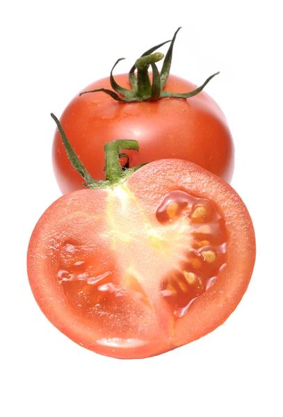 Rode tomaten geïsoleerd op witte achtergrond — Stockfoto