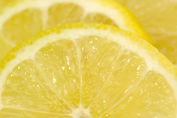 Лимонные ломтики крупным планом — стоковое фото