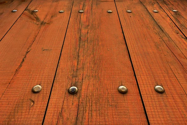 Cerca de madeira na perspectiva incomum — Fotografia de Stock