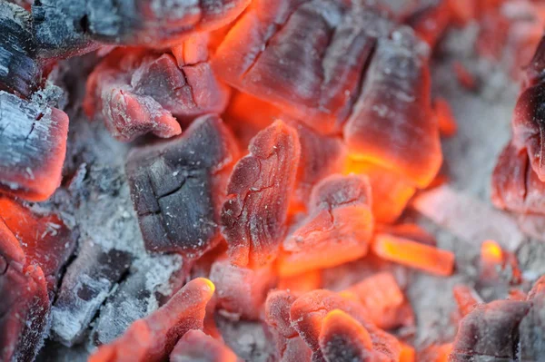 Carvão de queima quente vermelho — Fotografia de Stock