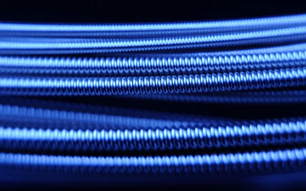 Stringhe di chitarra in luce blu su sfondo nero — Foto Stock