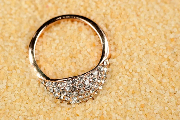 Gold Ring in Sand — Stock Photo, Image