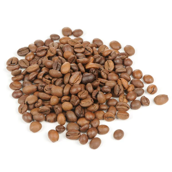 Arabica kávová zrna izolované na bílém pozadí — Stock fotografie