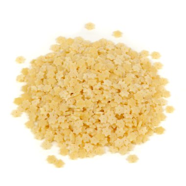 Beyaz arka plan üzerinde izole yıldız şekilli makarna