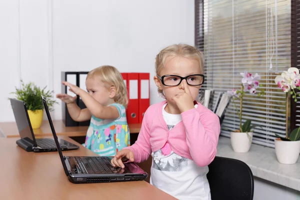 Two young daughters — Stock Photo, Image