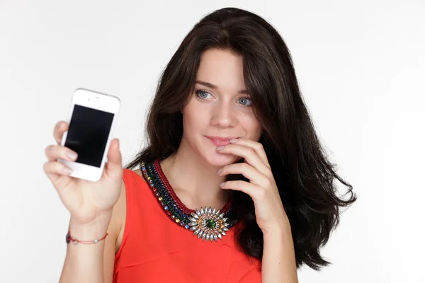 Sexy Frau zeigt Ihr Handy — Stockfoto