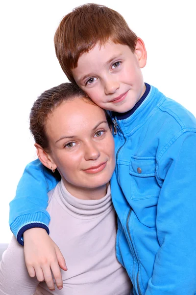 Jovem mãe alegre feliz com o pequeno filho — Fotografia de Stock