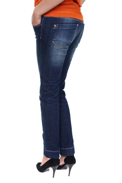Zamknąć kobiece niebieski jeans — Zdjęcie stockowe