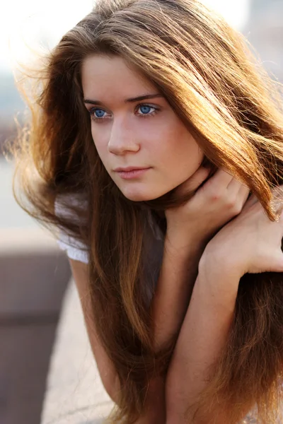 Beautiful young woman — Stock Photo, Image