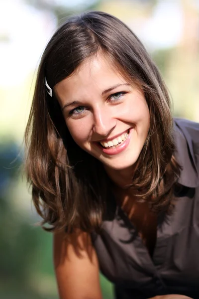 Retrato emocional de una chica alegre — Foto de Stock