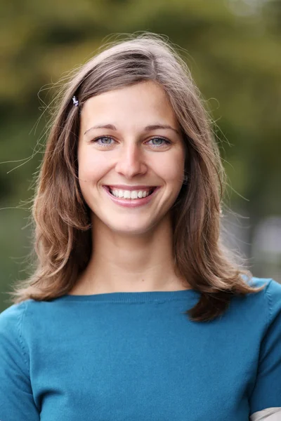 Emotional portrait of a cheerful girl — Stock Photo, Image