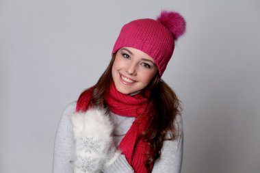 örgü ceket güzel ve mutlu bir kadın portresi