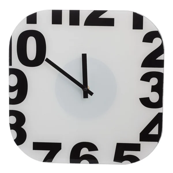 Relógio de parede grande escritório mostrando o tempo isolado no branco — Fotografia de Stock