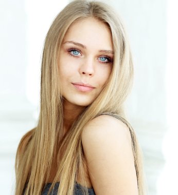 Güzel bir kadının portresi