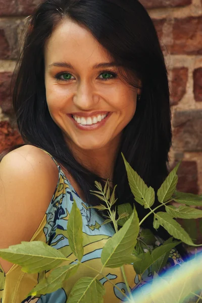 Happy young woman. Outdoor portrait — Stock Photo, Image