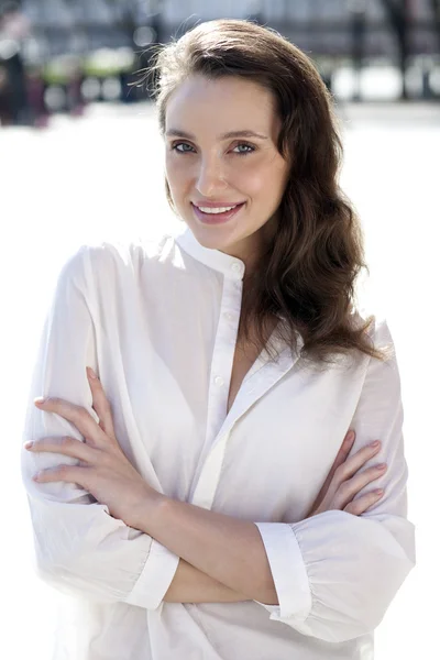 Happy young woman. Outdoor portrait — Stock Photo, Image