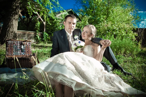 Jovem casal apaixonado — Fotografia de Stock