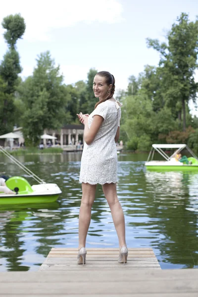 Young woman in summer dress — Stock Photo, Image