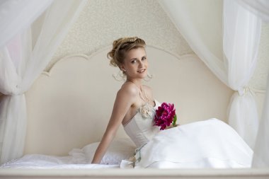 genç güzel gelin portresi