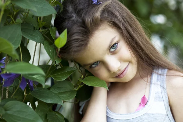 Retrato de menina bonita — Fotografia de Stock