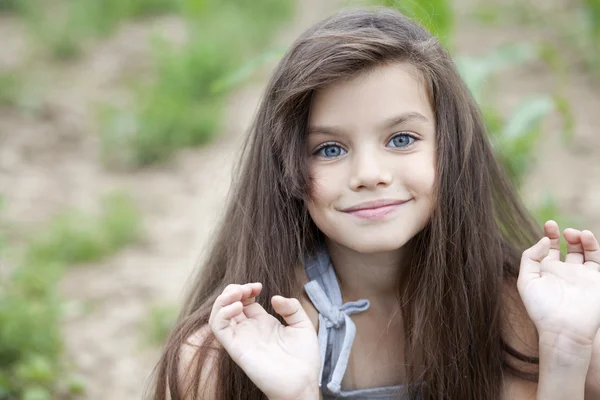 Portrait of beautiful little girl — Stock Photo, Image