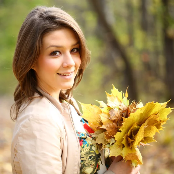 Bella giovane donna — Foto Stock