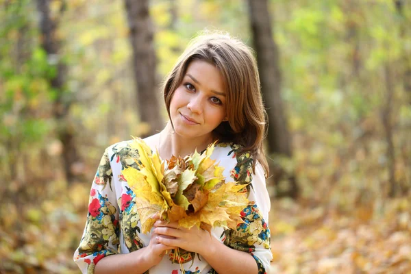 Mulher bonita jovem — Fotografia de Stock