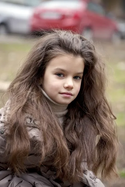 Höst porträtt av en vacker liten flicka — Stockfoto