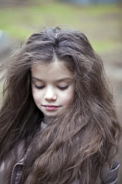 Podzimní portrét krásné holčičky — Stock fotografie